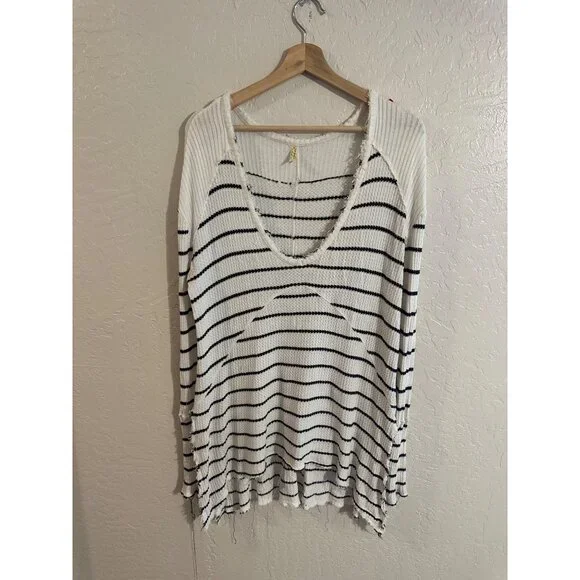 Free People Oversized Black & White Striped Sunset Park Thermal Sweater Tunic - Picture 2 of 12